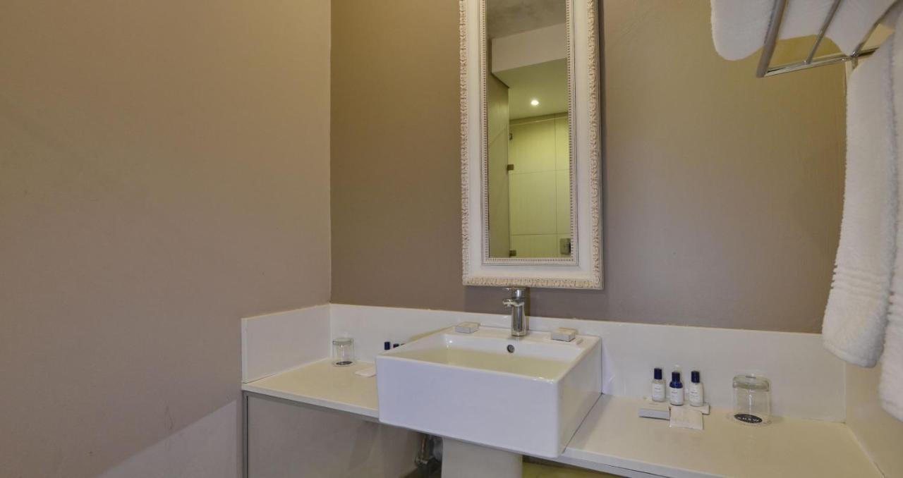 Anew Hotel Hatfield Pretoria Exterior foto