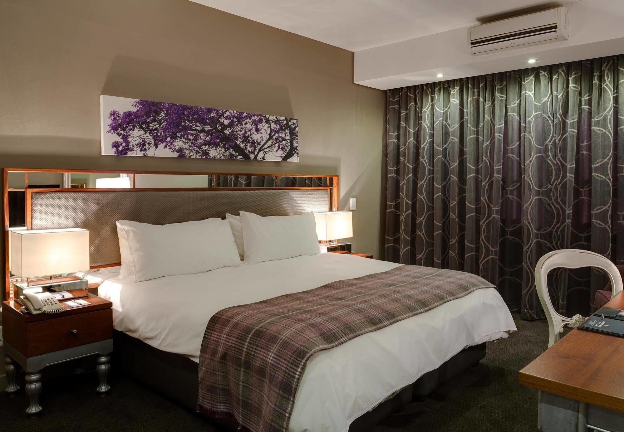 Anew Hotel Hatfield Pretoria Exterior foto